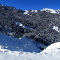 Au premier plan : les Roubines de Serre Froid