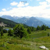 En descendant, lac du Milieu à gauche, lac sans nom à droite