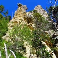 Du sentier des Pyramides…