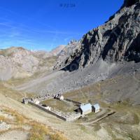 Du col de Mallemort : les baraquements de Viraysse…