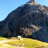 En vue de la Cabane de Parouart…