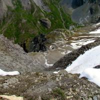 En contre-bas de la crête…