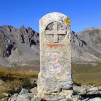 Borne frontalière au Col des Monges