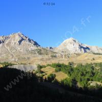 À droite : le Chapeau de Gendarme