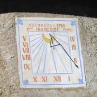 Cadran solaire : « Au seul soleil de la terre »