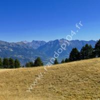 Au loin : Pointe de Chauvet, Aiguille & Brec de Chambeyron, etc.